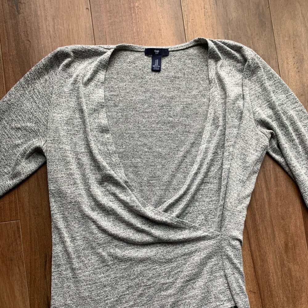 Gap wrap top